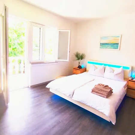 Guest house Villacsery1stziga Supetarska Draga