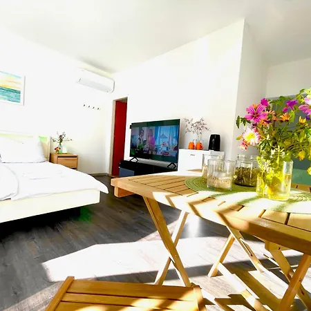 Villacsery1stziga Guest house *